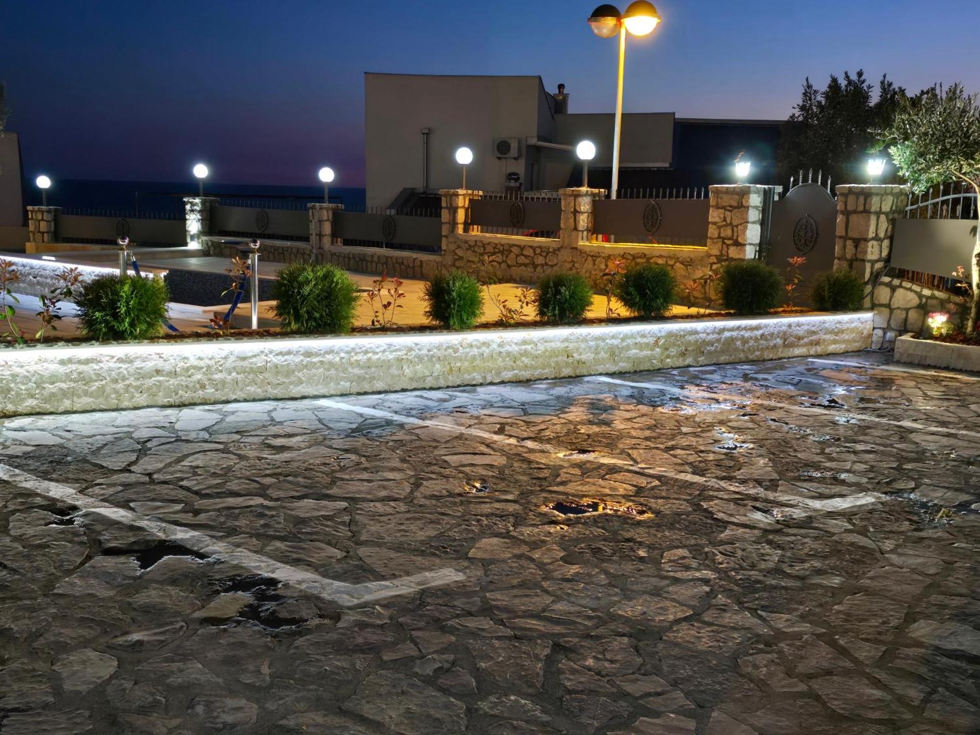 Apartments Mediteran Ulcinj Ngoại thất bức ảnh