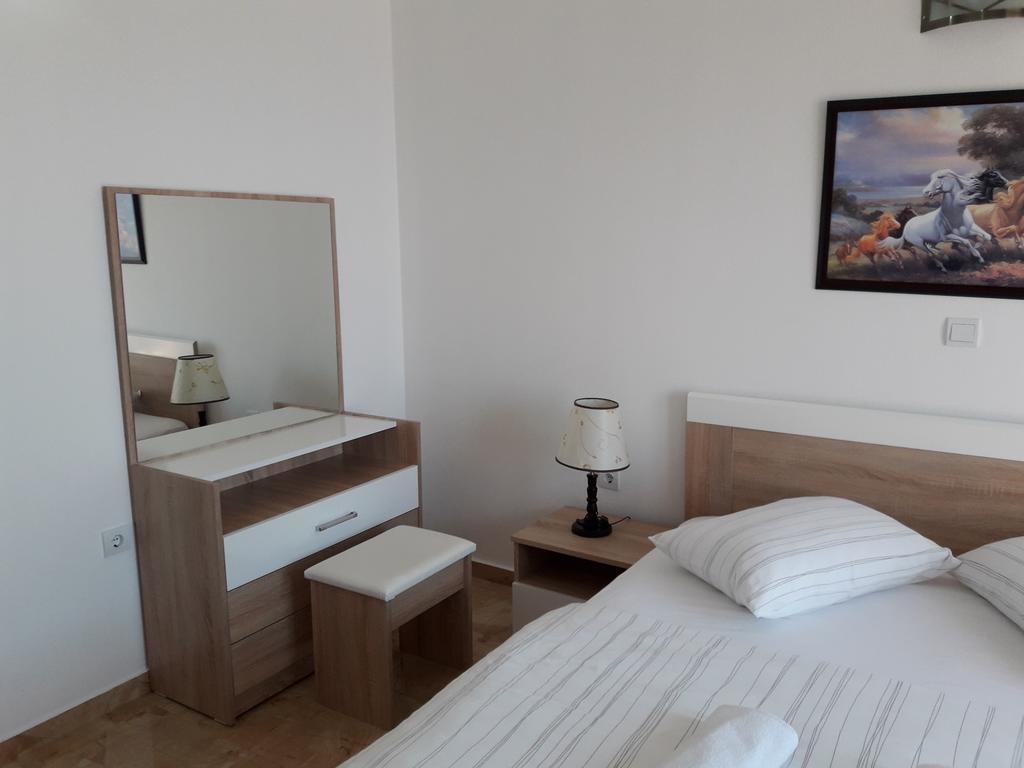 Apartments Mediteran Ulcinj Ngoại thất bức ảnh